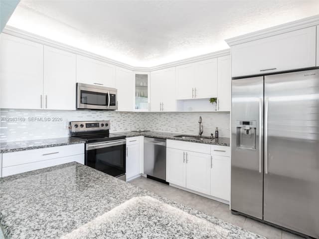 435 Lakeview Dr # 106, Weston FL 33326 - Weston, FL - Photo 7