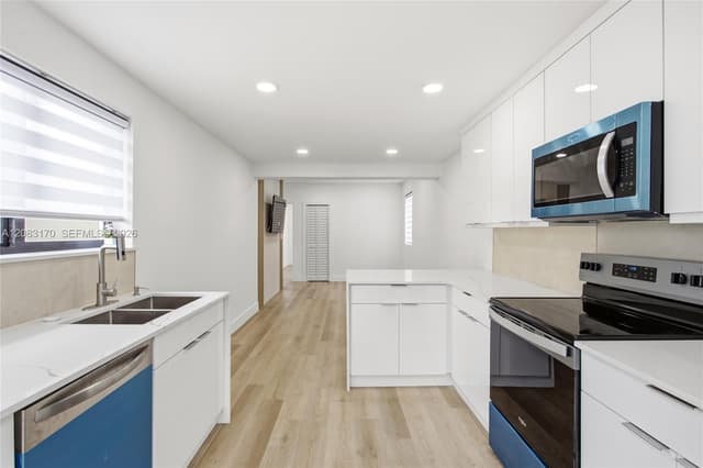1260 NE 155th St, North Miami Beach FL 33162 - North Miami Beach, FL - Photo 7