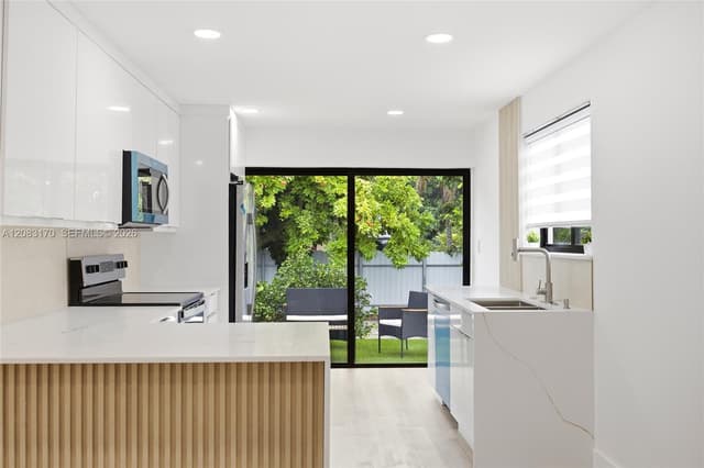 1260 NE 155th St, North Miami Beach FL 33162 - North Miami Beach, FL - Photo 5