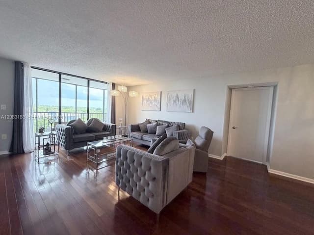 900 NE 195th St # 703, Miami FL 33179 - Miami, FL - Photo 5