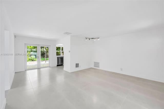 7408 NW 58th St, Tamarac FL 33321 - Tamarac, FL - Photo 4