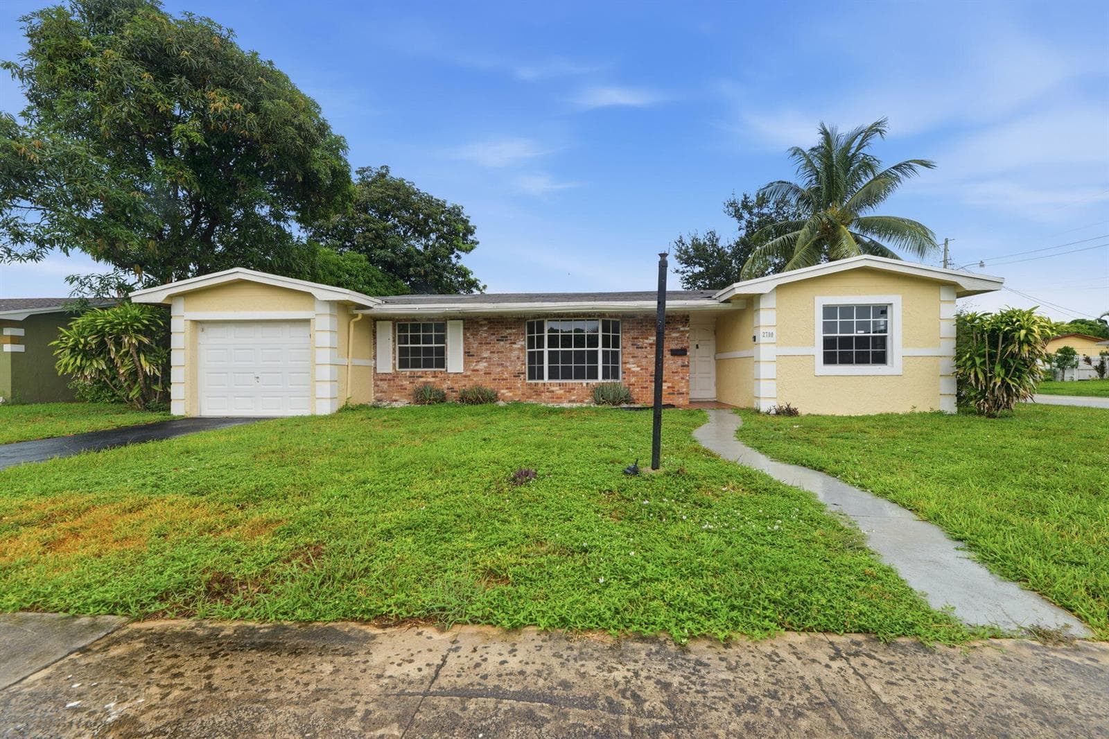 2700 NW 36th Avenue, Lauderdale Lakes FL 33311