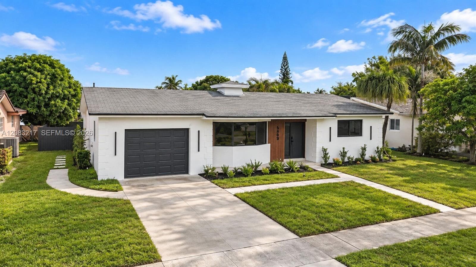 5309 Hayes St, Hollywood FL 33021