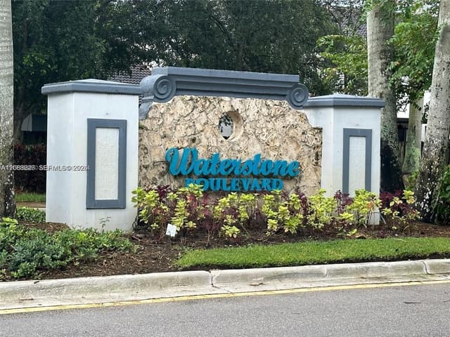 1040 NE 42nd Pl, Homestead FL 33033 - Homestead, FL - Photo 2