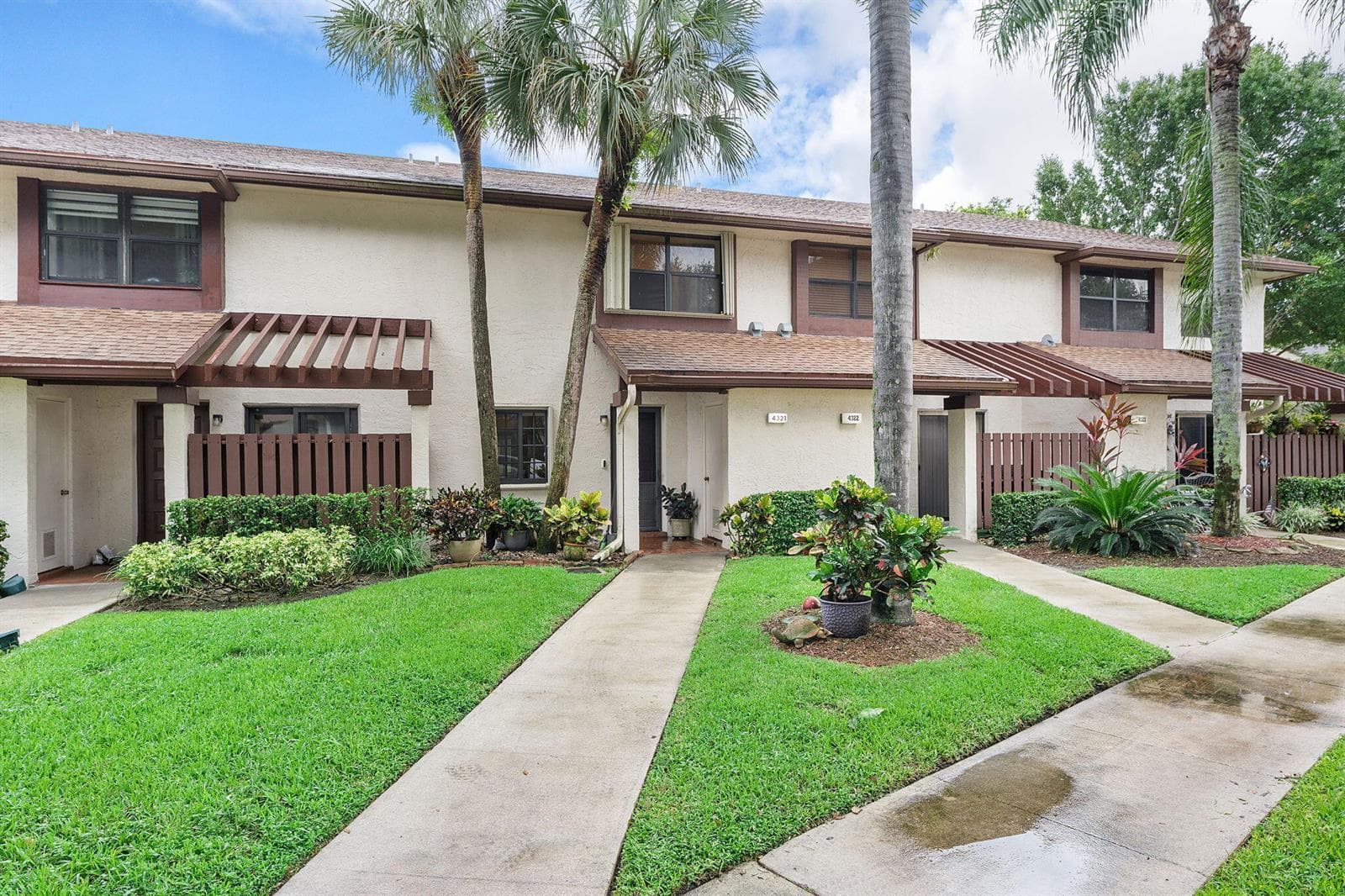 4321 CARAMBOLA Circle N # F, Coconut Creek FL 33066 - Coconut Creek, FL - Photo 1