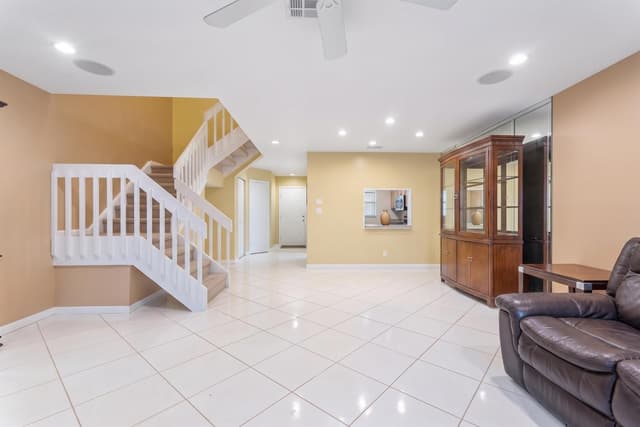 4321 CARAMBOLA Circle N # F, Coconut Creek FL 33066 - Coconut Creek, FL - Photo 4