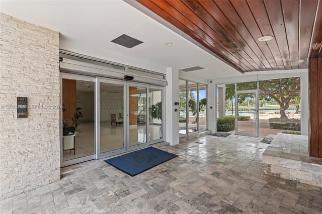 9100 W Bay Harbor Dr # 5B, Bay Harbor Islands FL 33154 - Bay Harbor Islands, FL - Photo 2