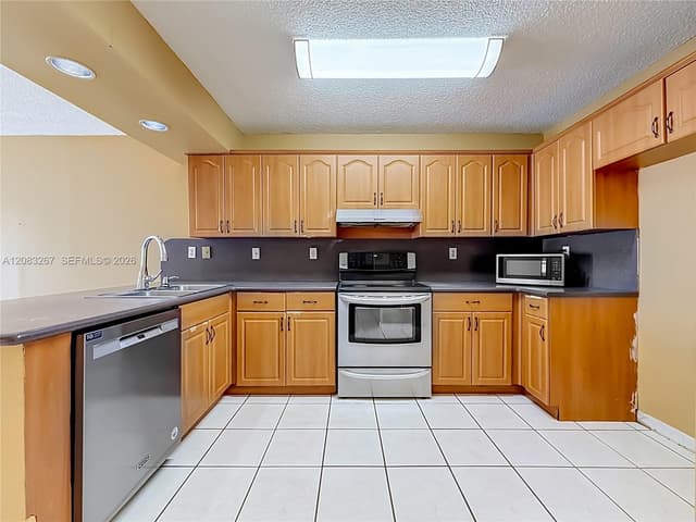 18396 SW 138th Ct, Miami FL 33177 - Miami, FL - Photo 6