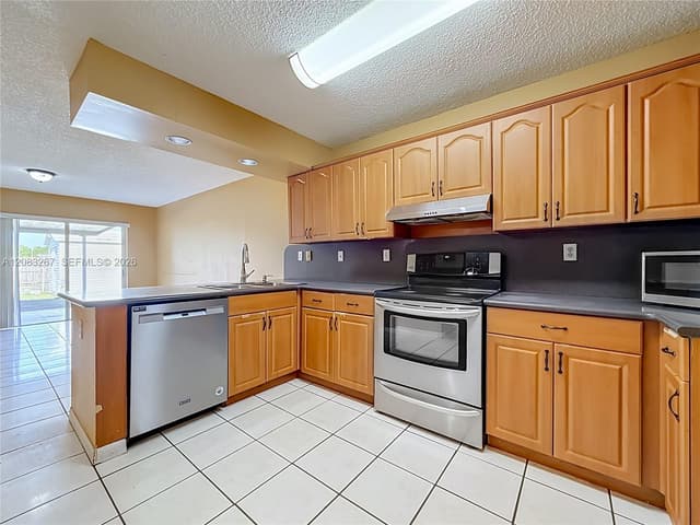18396 SW 138th Ct, Miami FL 33177 - Miami, FL - Photo 5