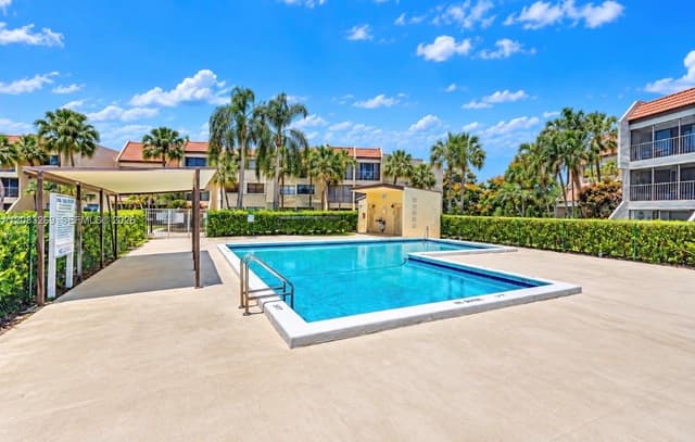 220 Lakeview Dr # 101, Weston FL 33326 - Weston, FL - Photo 3