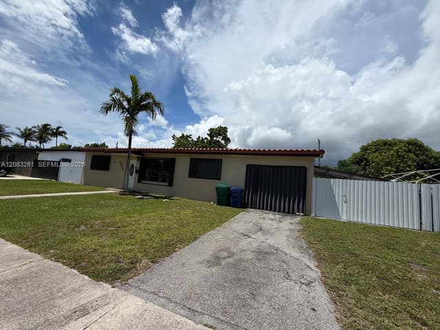 9315 Jamaica Dr, Cutler Bay FL 33189 - Cutler Bay, FL - Photo 3