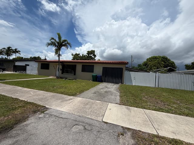 9315 Jamaica Dr, Cutler Bay FL 33189 - Cutler Bay, FL - Photo 4