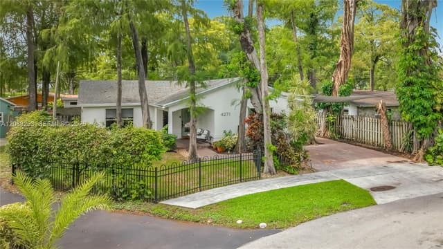 4271 NW 20th Ave, Oakland Park FL 33309 - Oakland Park, FL - Photo 2