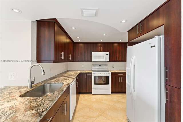 13155 Ixora Ct # 905, North Miami FL 33181 - North Miami, FL - Photo 5