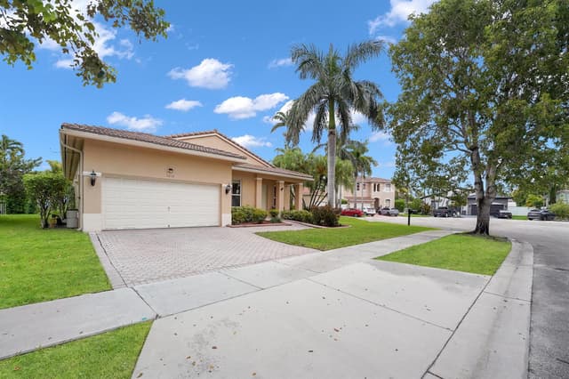 2256 SW 131st Terrace, Miramar FL 33027 - Miramar, FL - Photo 3