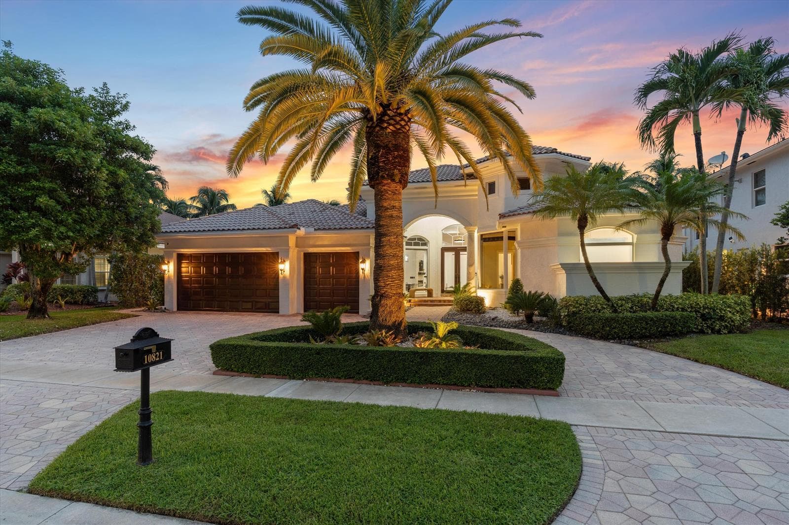 10821 Blue Palm Street, Plantation FL 33324 - Plantation, FL - Photo 1