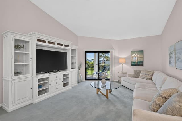 5801 N Ocean Boulevard, Ocean Ridge FL 33435 - Ocean Ridge, FL - Photo 2
