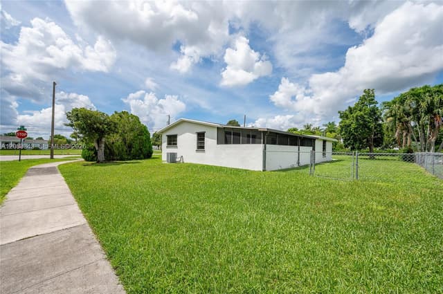 955 NW 15th St, Homestead FL 33030 - Homestead, FL - Photo 6