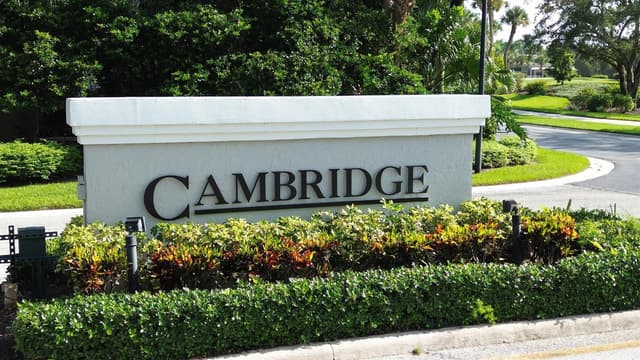4646 Carlton Golf Drive, Wellington FL 33449 - Wellington, FL - Photo 3