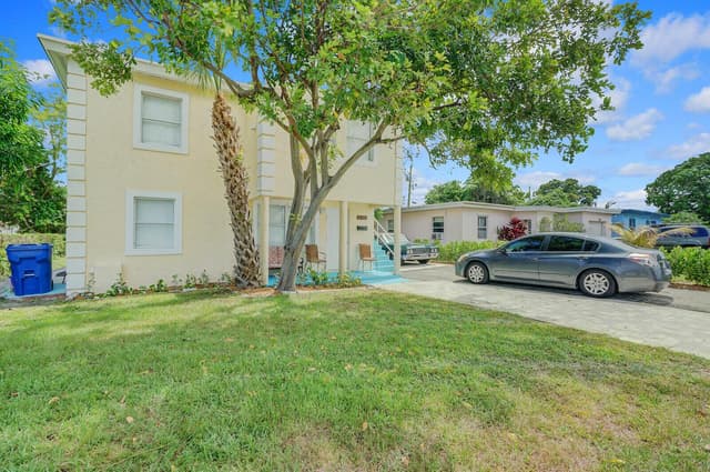1225 W 10th Street, Riviera Beach FL 33404 - Riviera Beach, FL - Photo 2