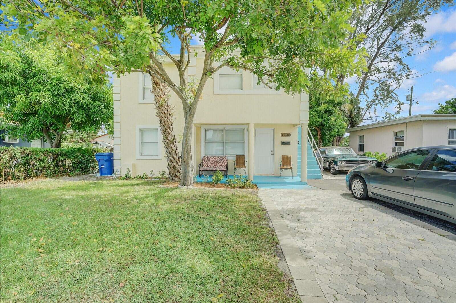 1225 W 10th Street, Riviera Beach FL 33404