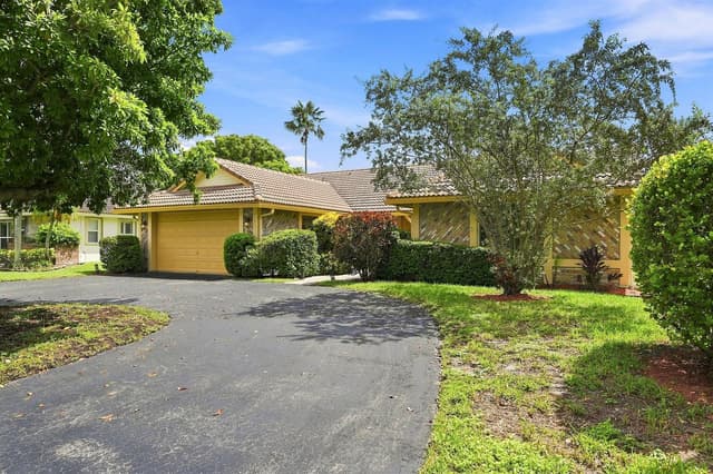 2111 NW 86TH Way, Coral Springs FL 33071 - Coral Springs, FL - Photo 2