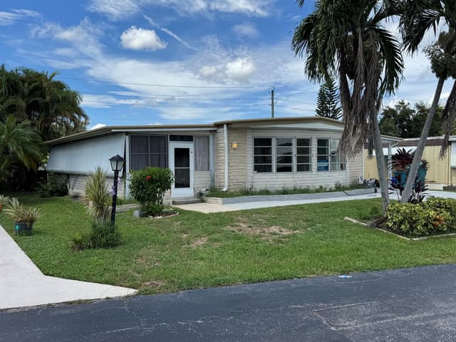 8629 Crown Drive, Boynton Beach FL 33436 - Boynton Beach, FL - Photo 2