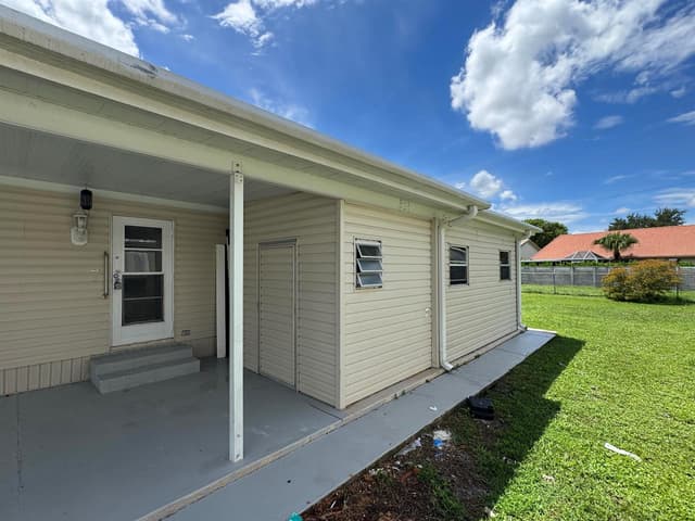 8629 Crown Drive, Boynton Beach FL 33436 - Boynton Beach, FL - Photo 4