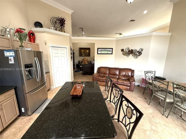 7705 Highlands Cir, Margate FL 33063 - Margate, FL - Photo 6