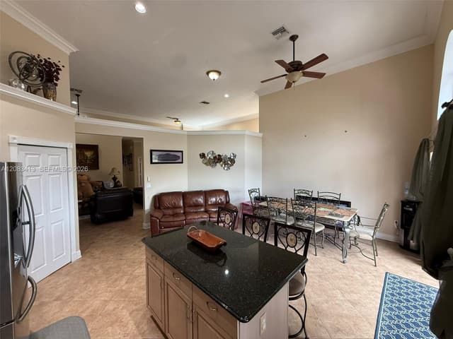 7705 Highlands Cir, Margate FL 33063 - Margate, FL - Photo 3