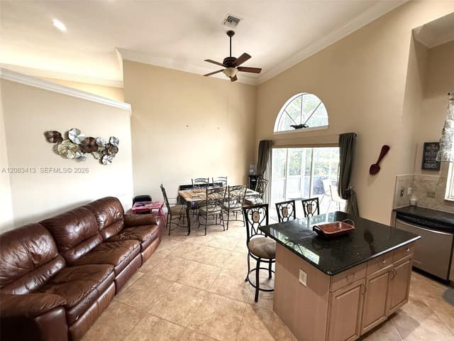 7705 Highlands Cir, Margate FL 33063 - Margate, FL - Photo 4