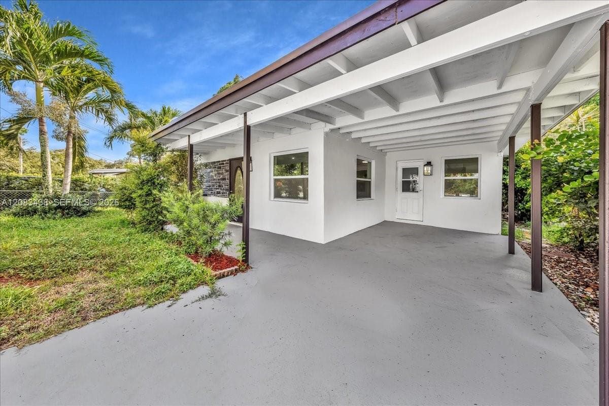 535 NW 23rd Ave, Fort Lauderdale FL 33311 - Fort Lauderdale, FL - Photo 1