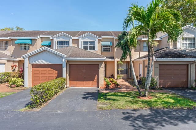 7107 Woodmont Way, Tamarac FL 33321 - Tamarac, FL - Photo 3