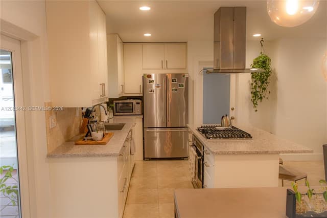 18124 SW 92nd Ct, Palmetto Bay FL 33157 - Palmetto Bay, FL - Photo 6