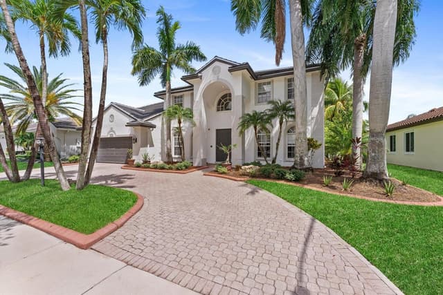 16363 SEGOVIA Circle S, Pembroke Pines FL 33331 - Pembroke Pines, FL - Photo 3