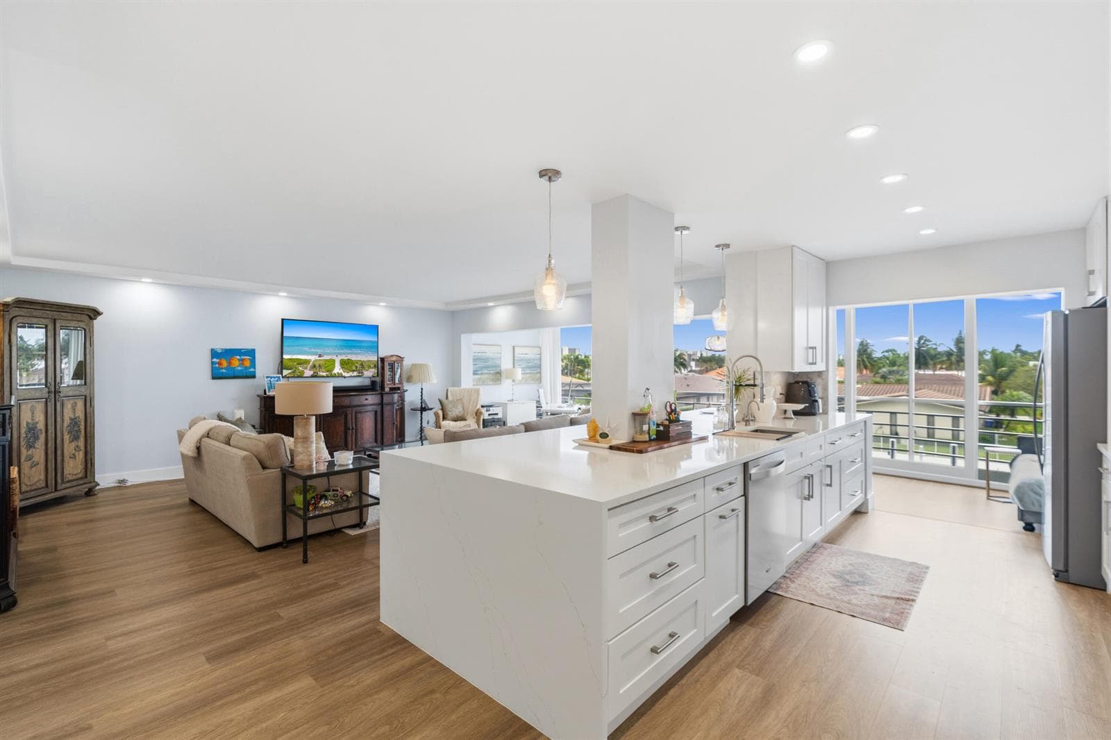 3050 NE 47TH Court # 203, Fort Lauderdale FL 33308