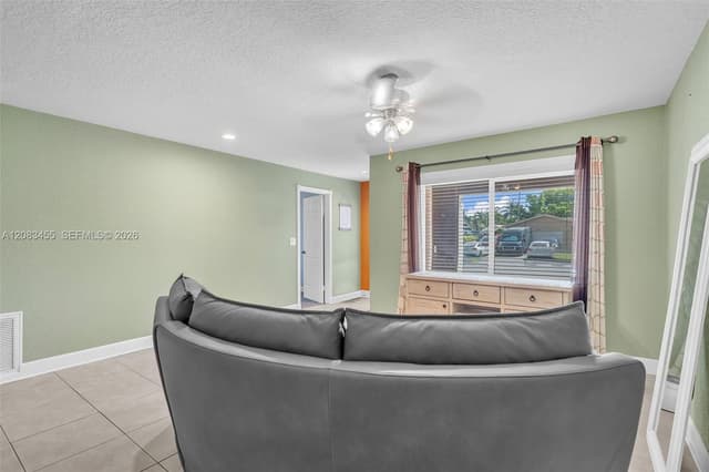 2351 NW 60th Ter, Sunrise FL 33313 - Sunrise, FL - Photo 6