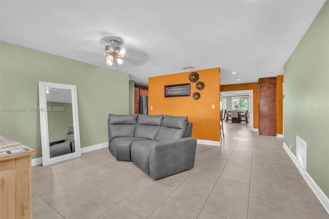2351 NW 60th Ter, Sunrise FL 33313 - Sunrise, FL - Photo 3