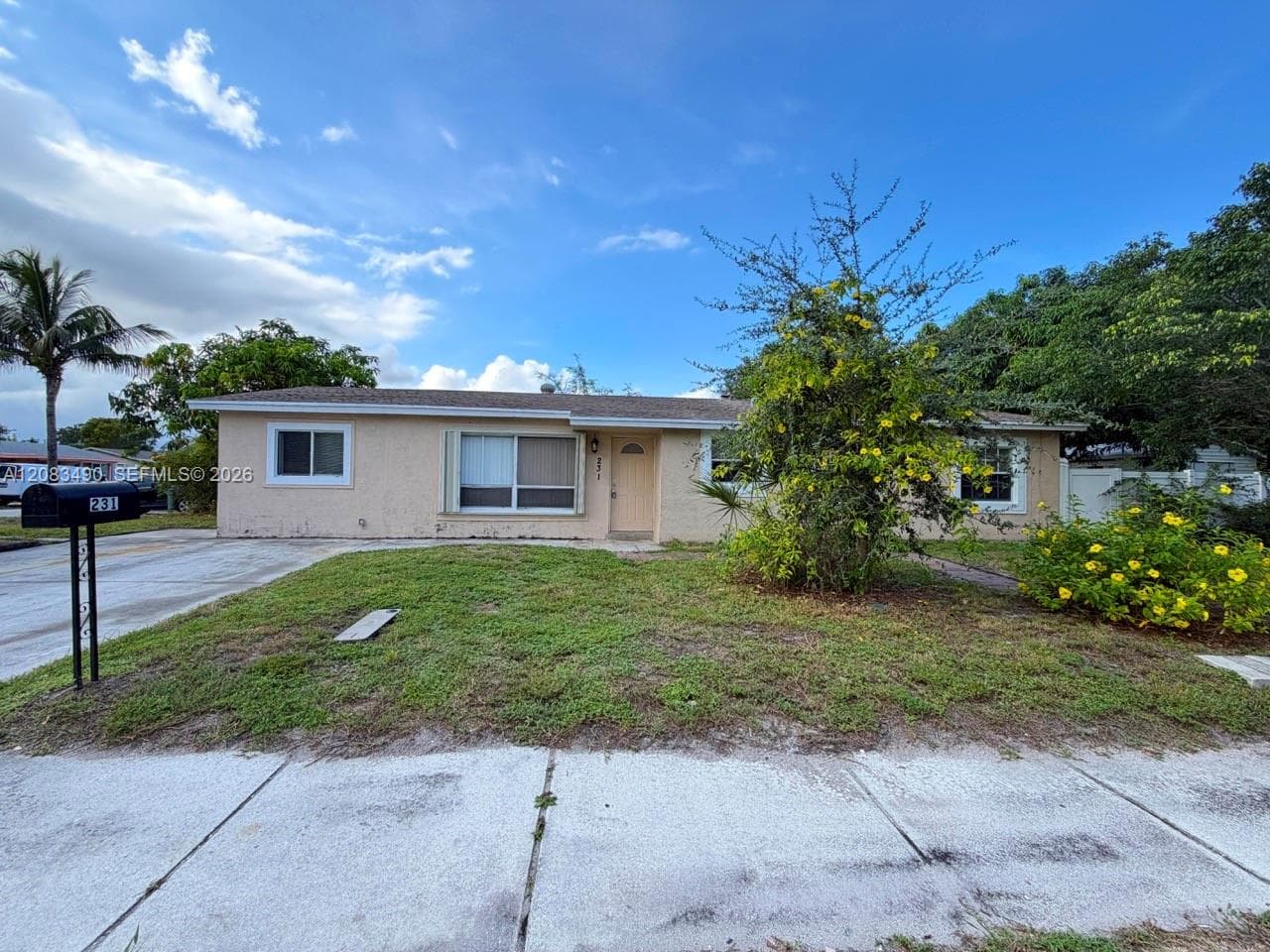 231 NW 4th St, Deerfield Beach FL 33441 - Deerfield Beach, FL - Photo 1
