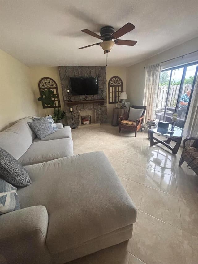 113 W LAKE ARBOR Drive, Palm Springs FL 33461 - Palm Springs, FL - Photo 7