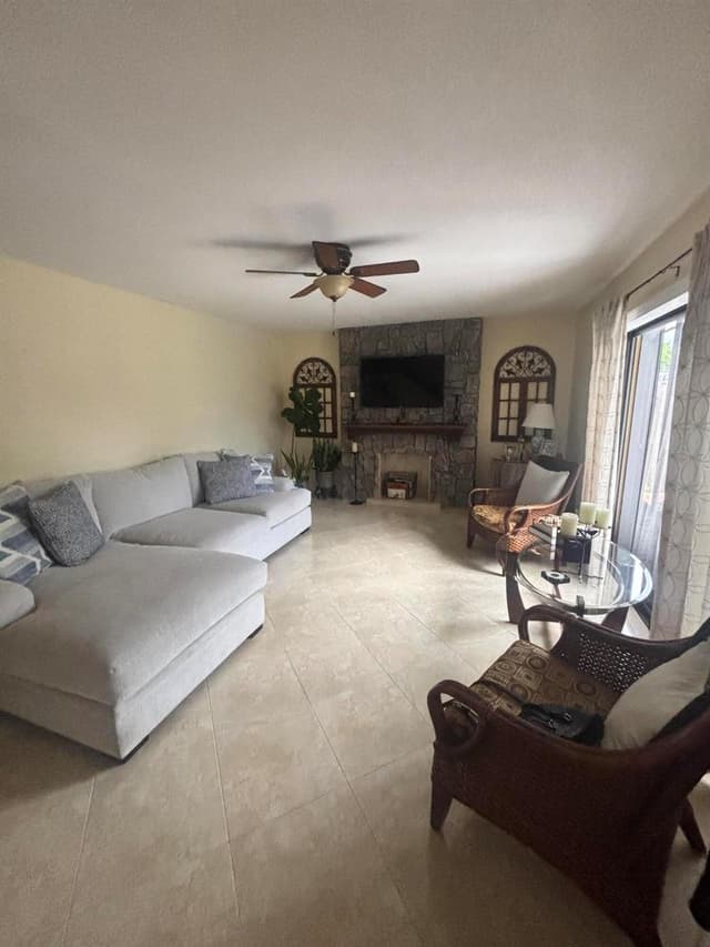 113 W LAKE ARBOR Drive, Palm Springs FL 33461 - Palm Springs, FL - Photo 5