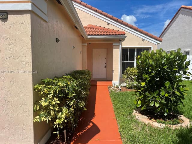 816 Sand Creek Cir, Weston FL 33327 - Weston, FL - Photo 2