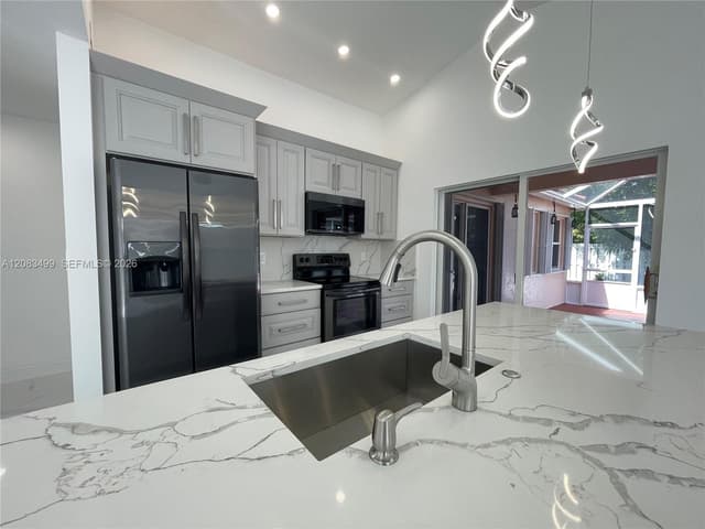 816 Sand Creek Cir, Weston FL 33327 - Weston, FL - Photo 6