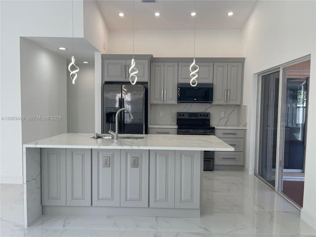 816 Sand Creek Cir, Weston FL 33327 - Weston, FL - Photo 5