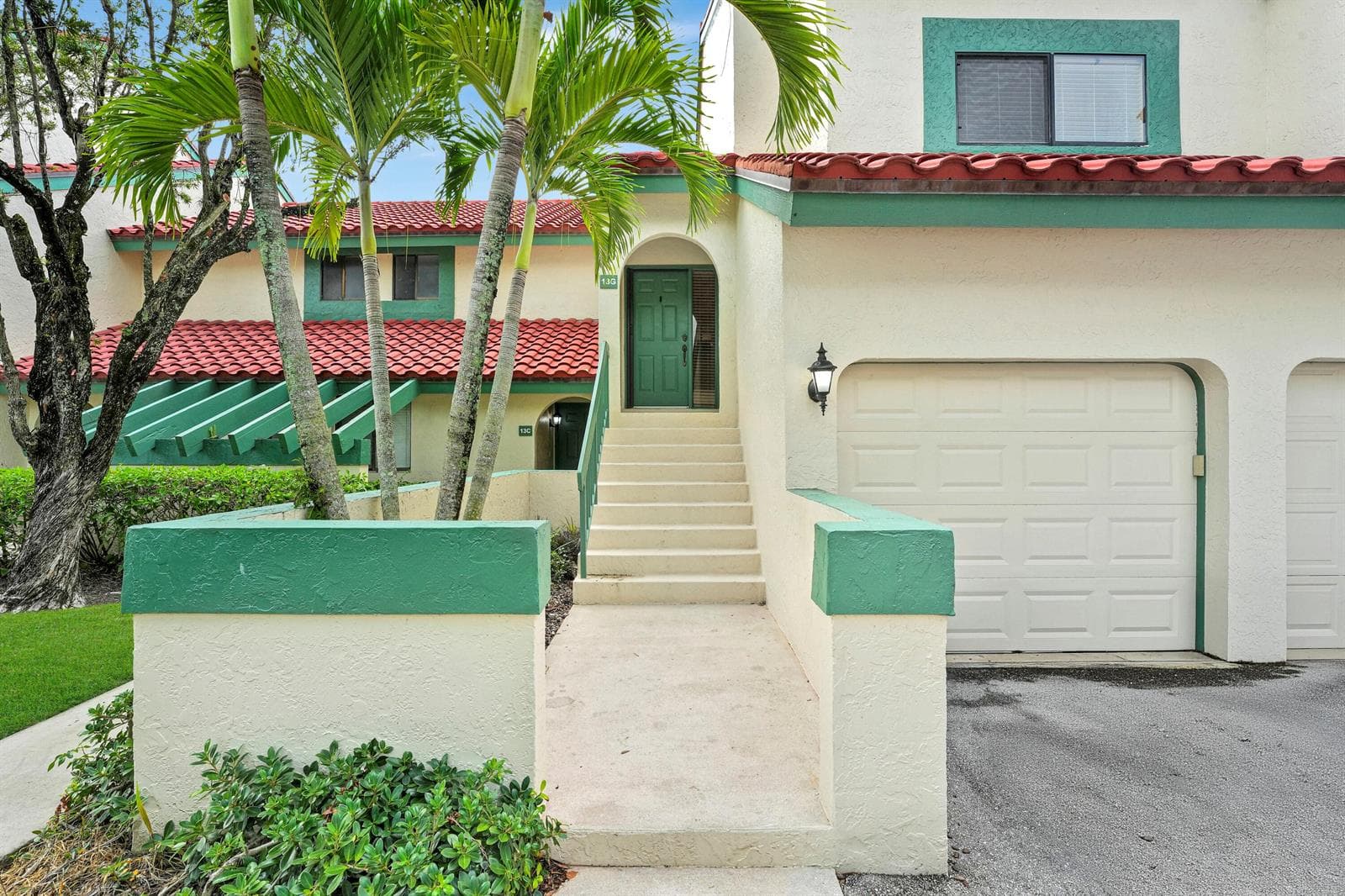 13 LEXINGTON Lane E # G, Palm Beach Gardens FL 33418 - Palm Beach Gardens, FL - Photo 1