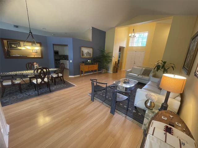 412 Cameron Dr, Weston FL 33326 - Weston, FL - Photo 4