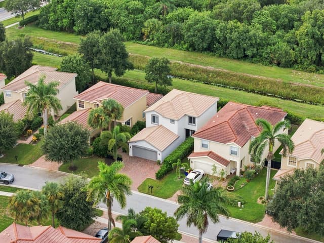 7830 JEWELWOOD Drive, Boynton Beach FL 33437 - Boynton Beach, FL - Photo 2