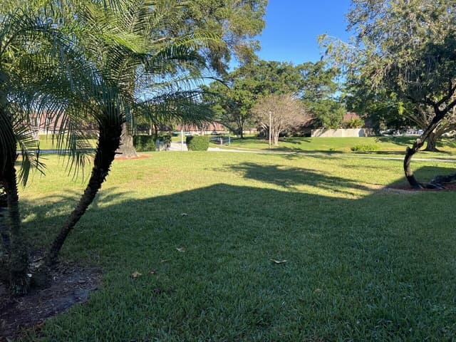 2004 20th Lane, Palm Beach Gardens FL 33418 - Palm Beach Gardens, FL - Photo 6
