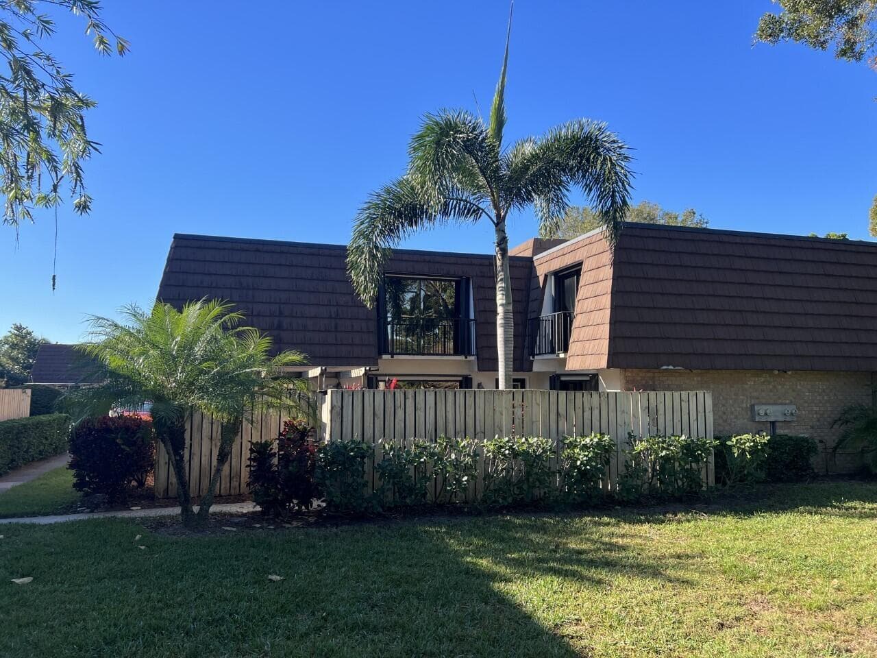 2004 20th Lane, Palm Beach Gardens FL 33418