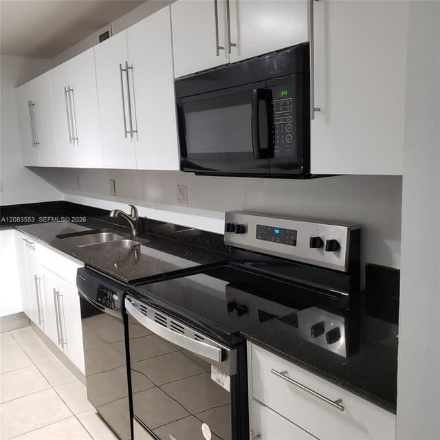 3001 S Ocean Dr # 527, Hollywood FL 33019 - Hollywood, FL - Photo 3